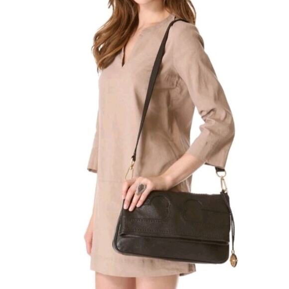 Tory Burch Amalie Black Fold Over Messenger Pebbled Leather Handbag Chic Classy - Picture 2 of 10